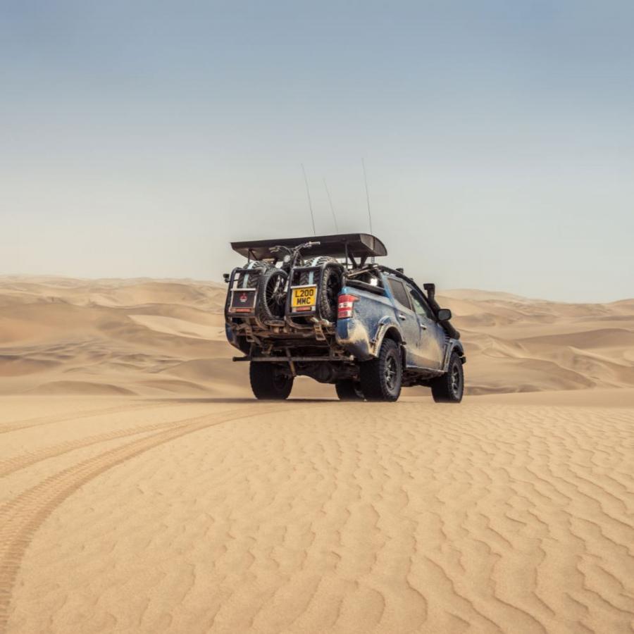  Mitsubishi L200 Desert Warrior 2017 года  (фото 8 из 15)